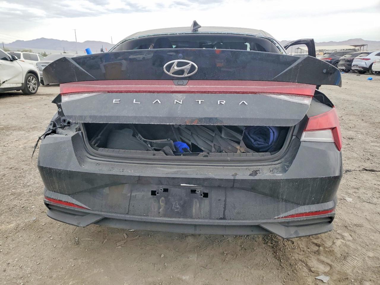 2023 HYUNDAI ELANTRA SEL photo 6