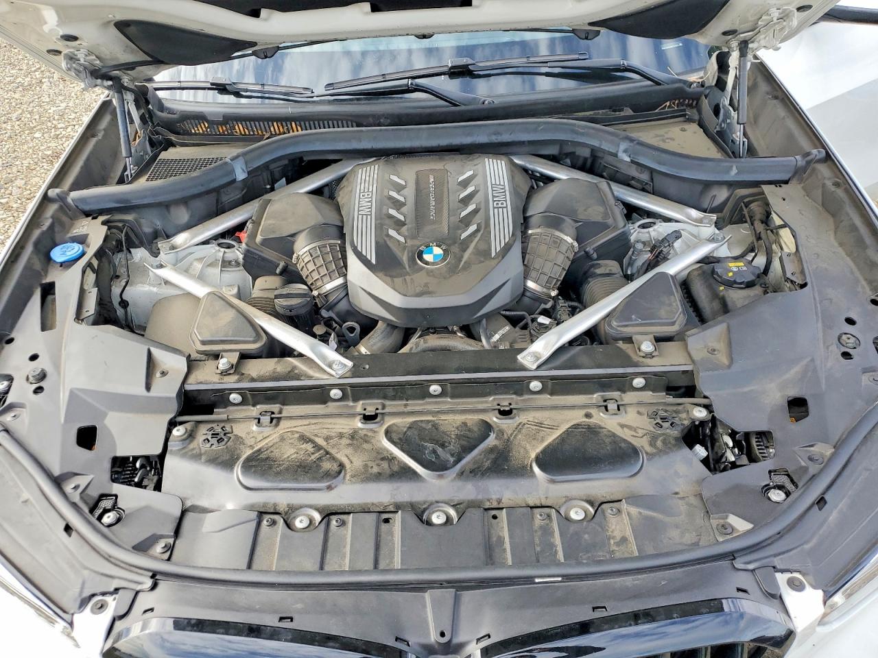 2022 BMW X5 M50I photo 12