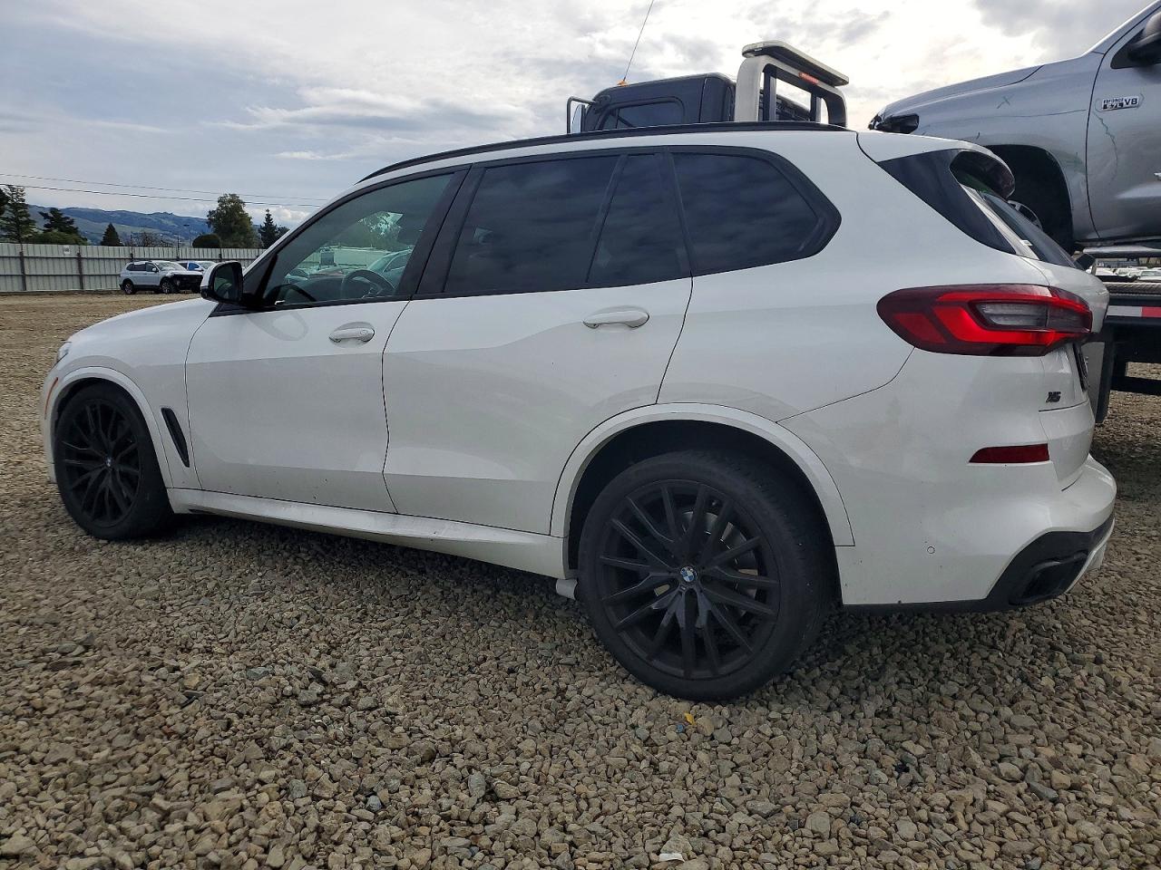 2022 BMW X5 M50I photo 2