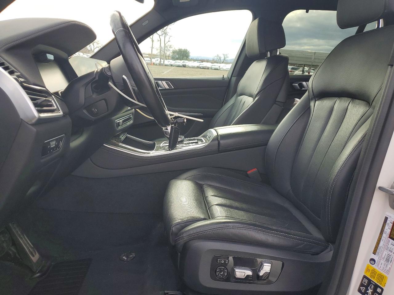 2022 BMW X5 M50I photo 7
