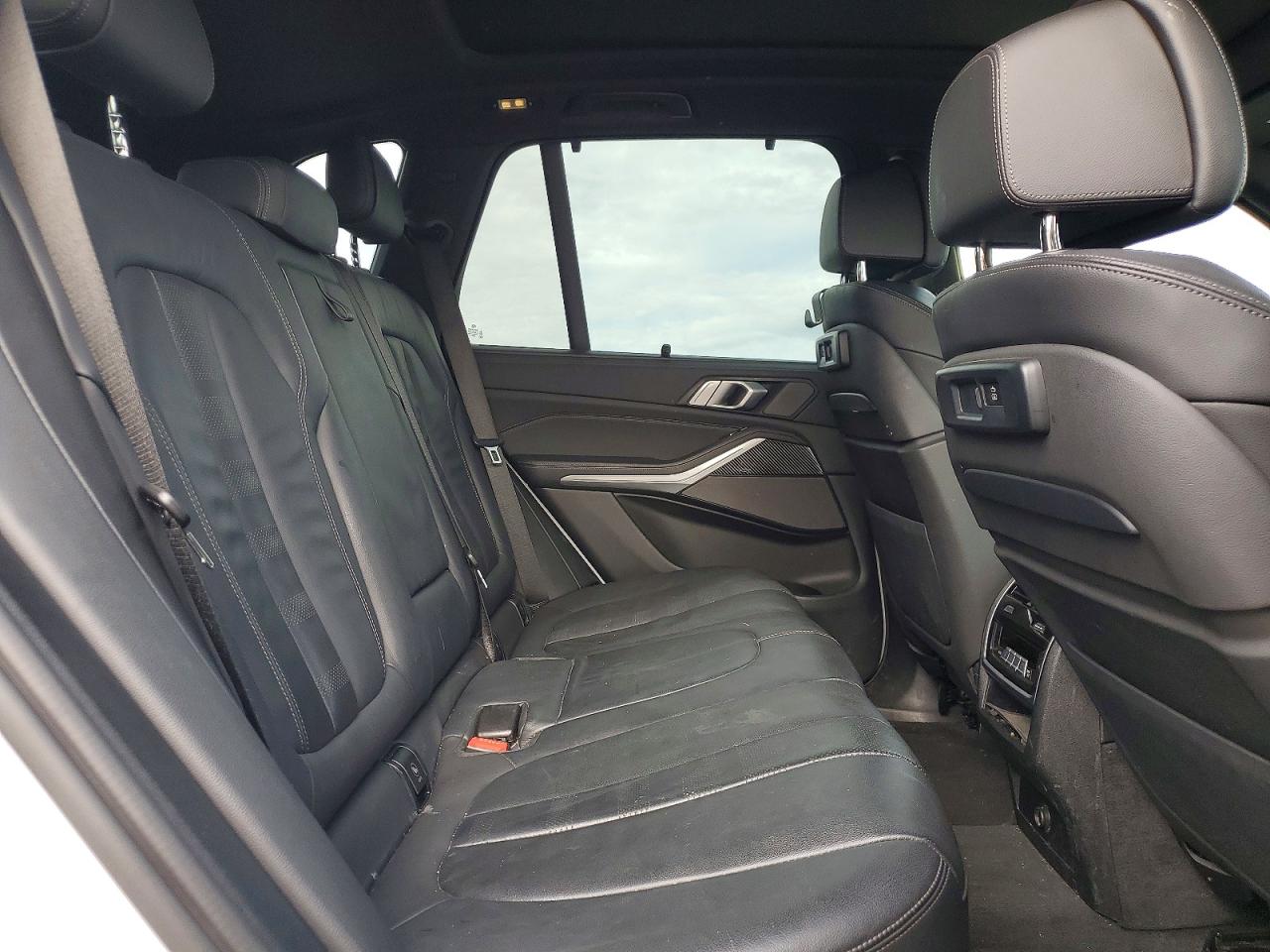 2022 BMW X5 M50I photo 11