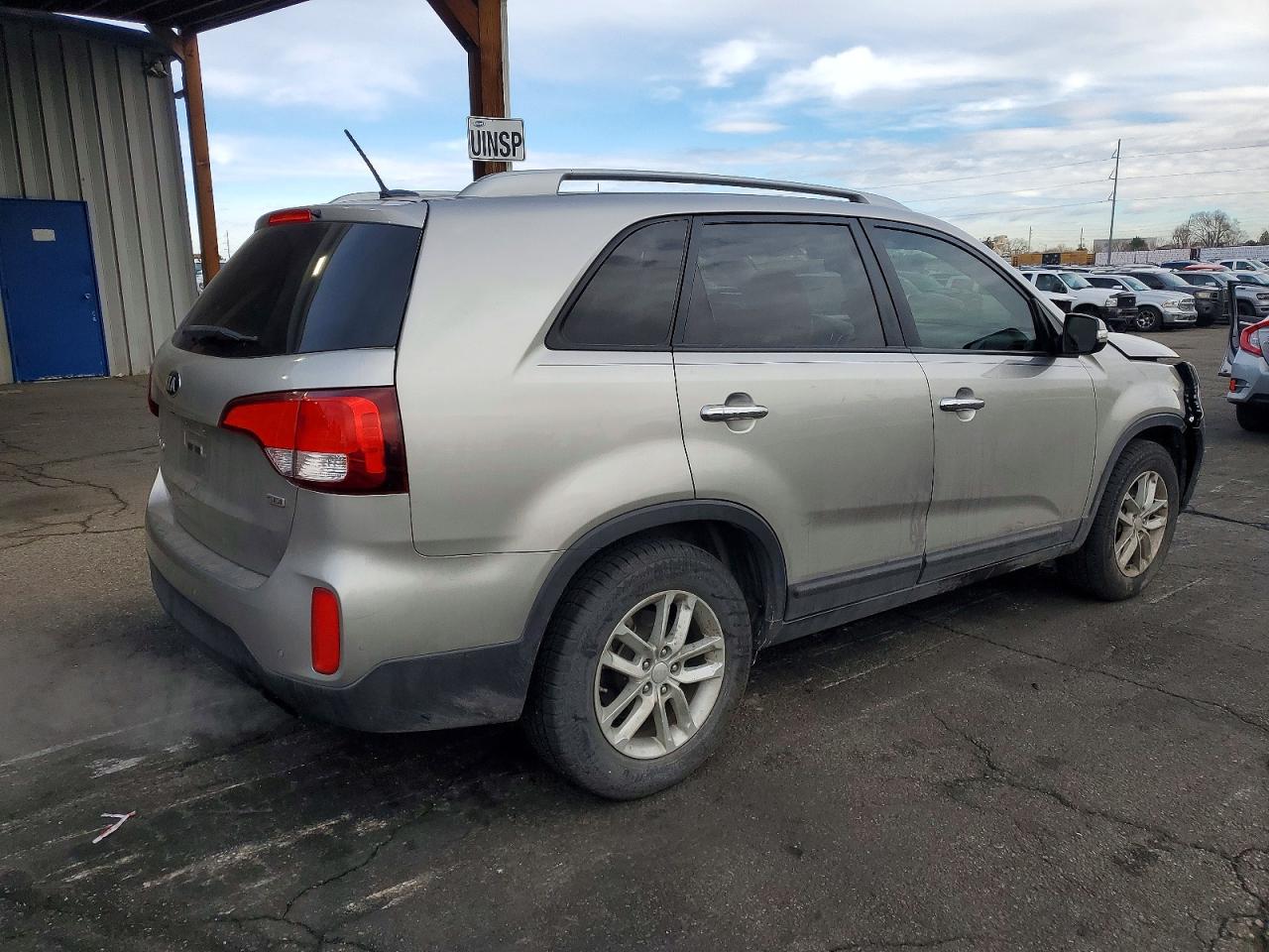 2014 KIA SORENTO LX photo 3