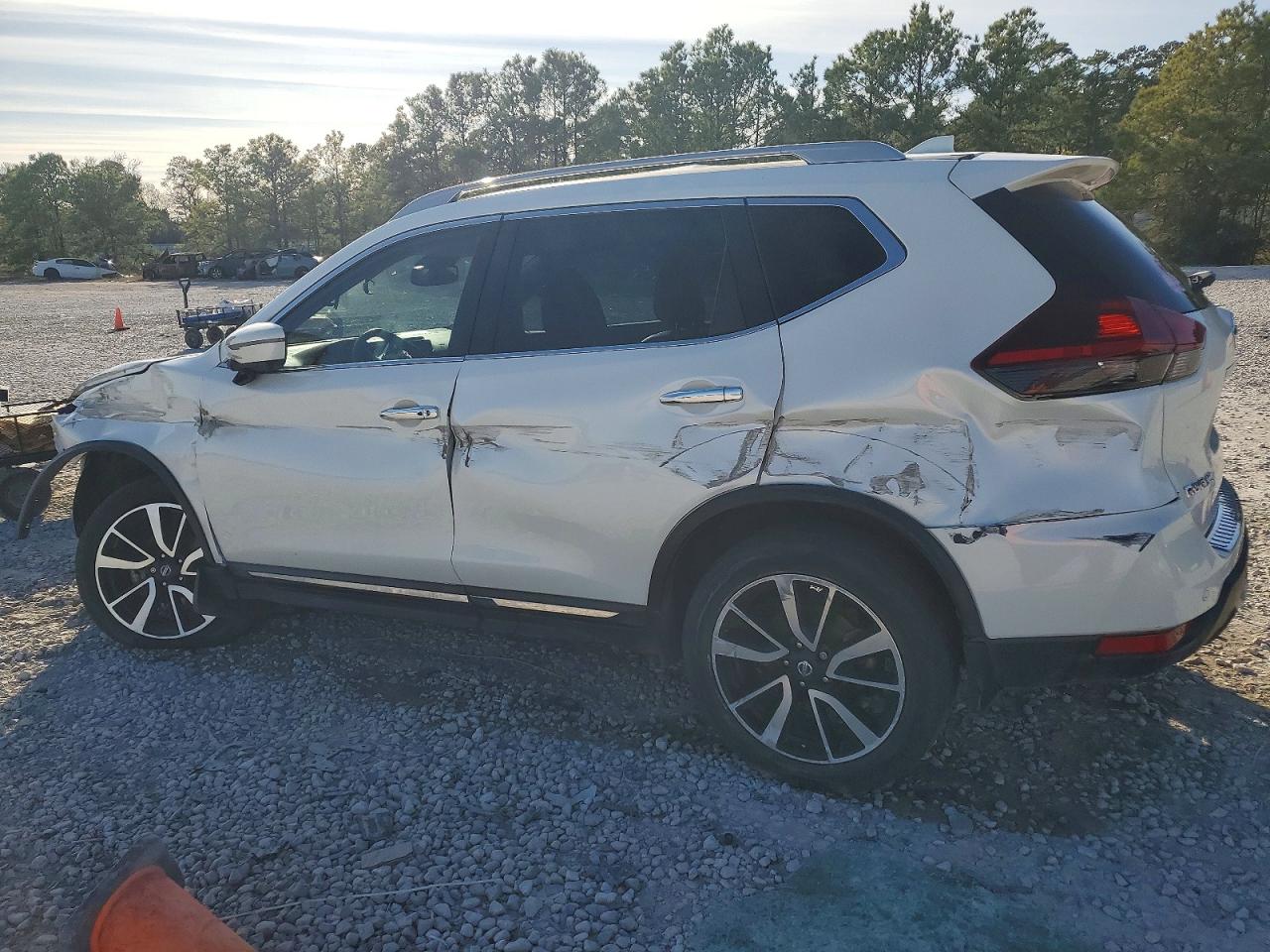 2019 NISSAN ROGUE S photo 2