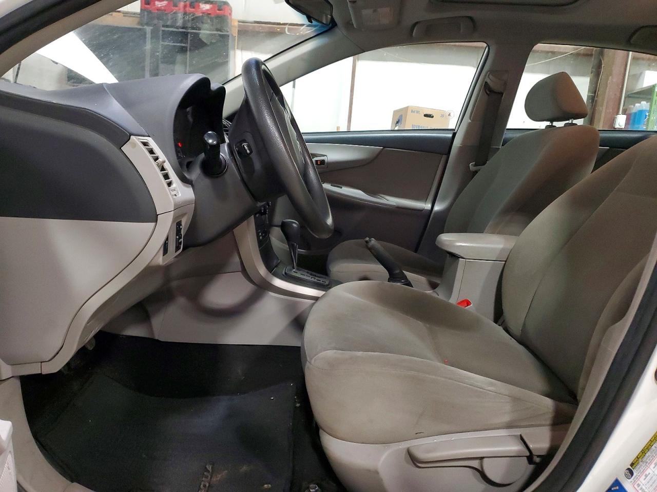 2013 TOYOTA COROLLA BASE photo 7
