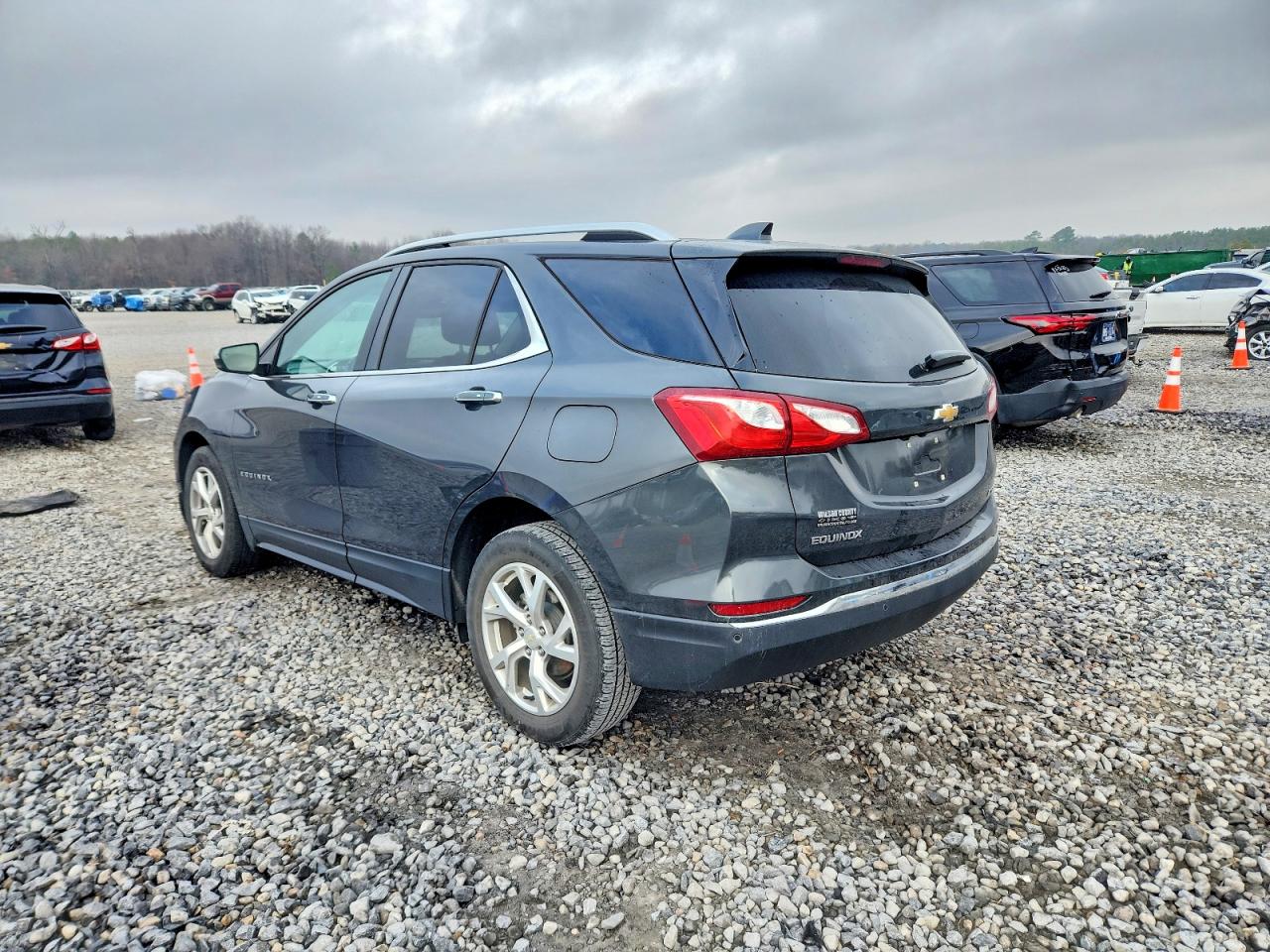 2018 CHEVROLET EQUINOX PREMIER photo 2