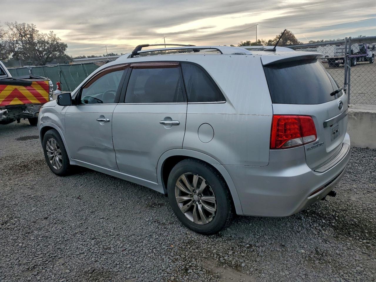 2012 KIA SORENTO SX photo 2