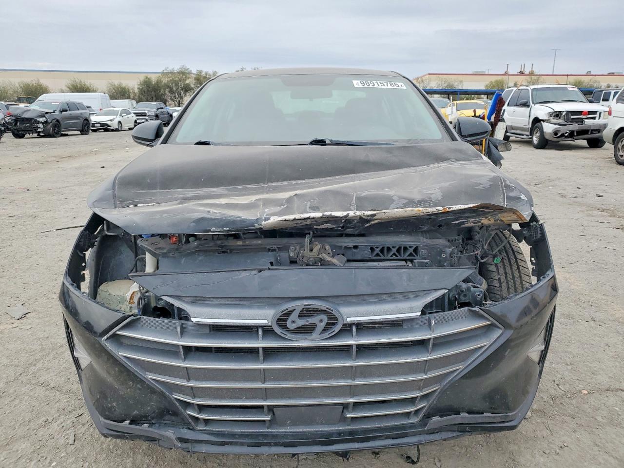2019 HYUNDAI ELANTRA SE photo 9