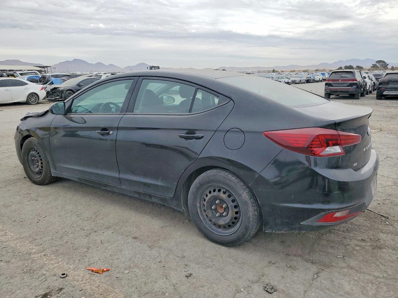 2019 HYUNDAI ELANTRA SE photo 3