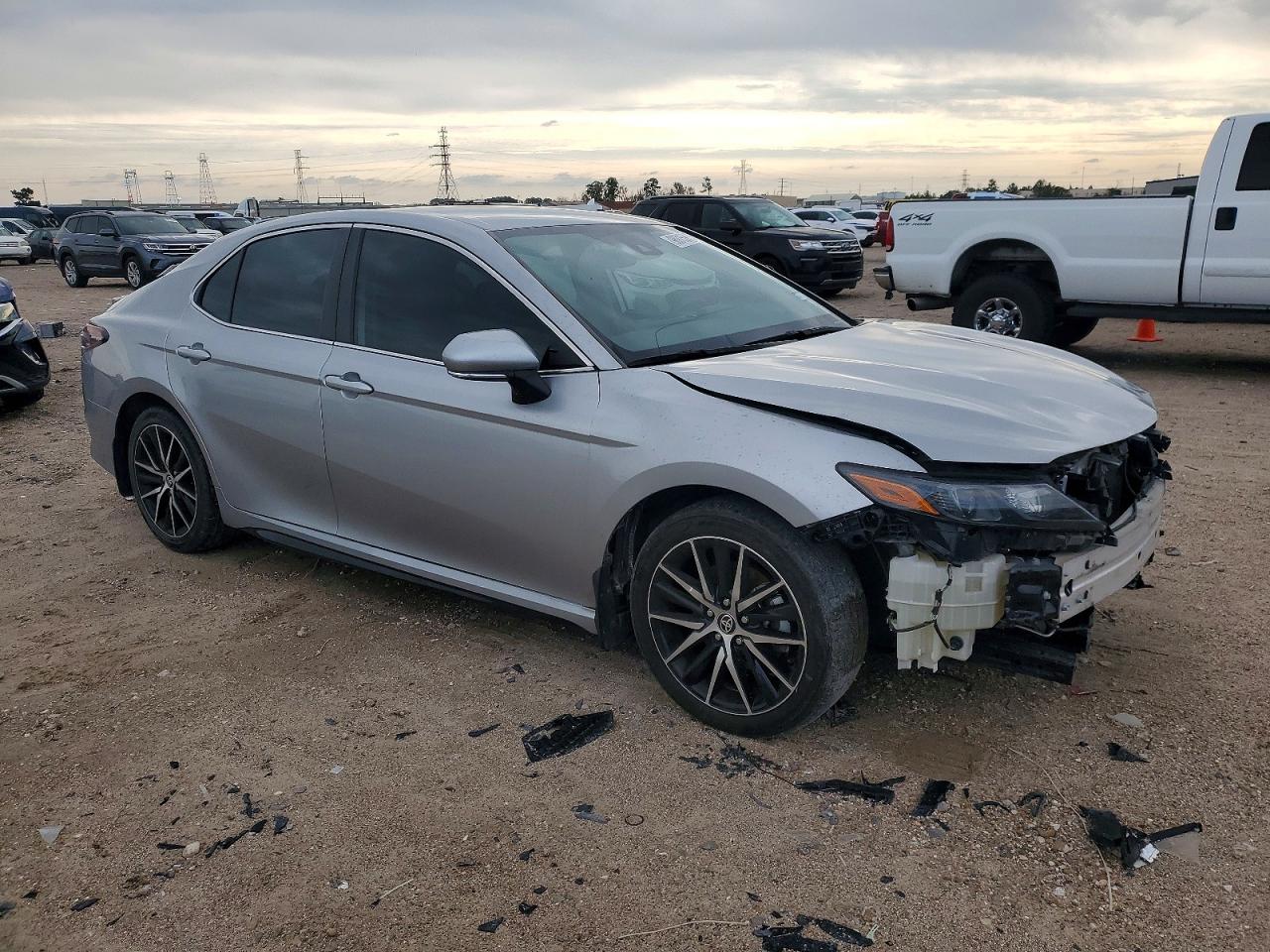 2022 TOYOTA CAMRY SE photo 4