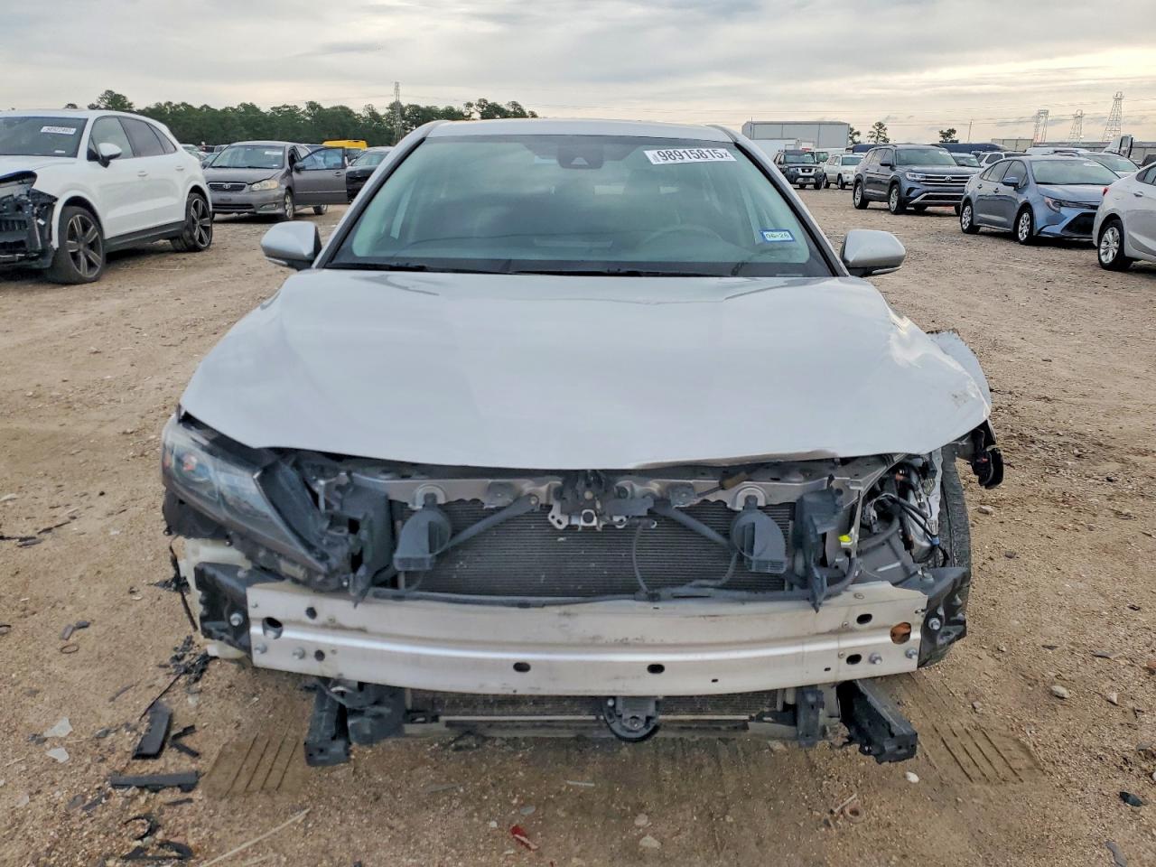 2022 TOYOTA CAMRY SE photo 5