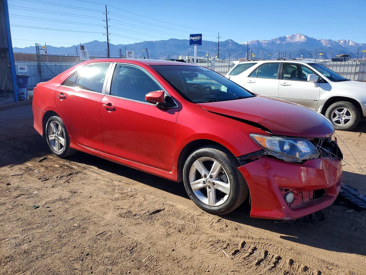 2014 TOYOTA CAMRY L photo 4