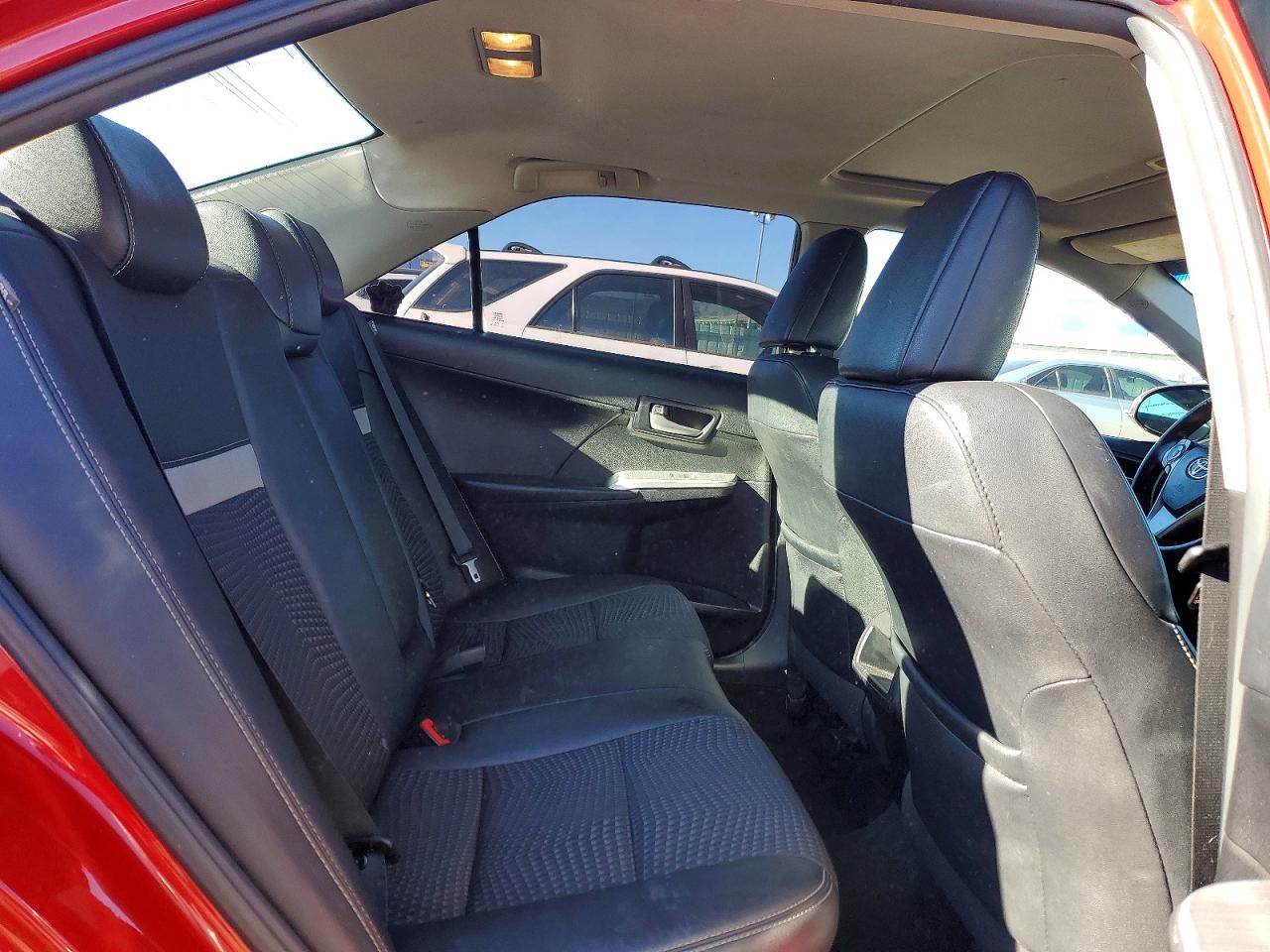 2014 TOYOTA CAMRY L photo 10
