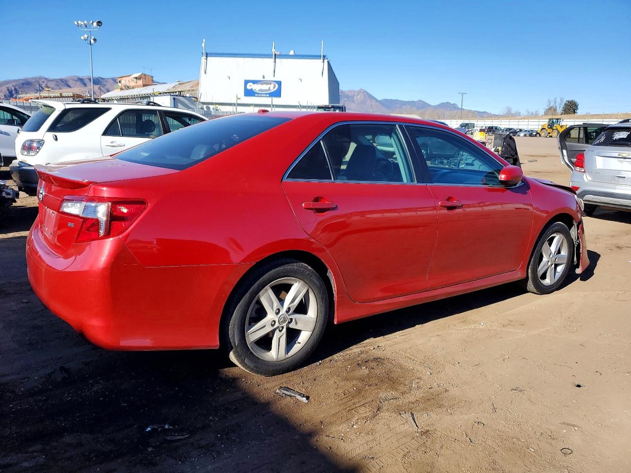 2014 TOYOTA CAMRY L photo 3