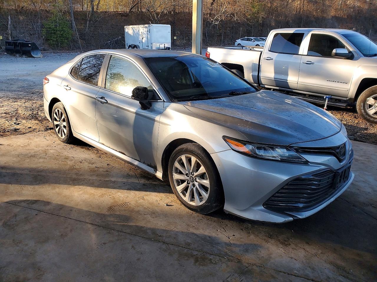 2019 TOYOTA CAMRY L photo 10