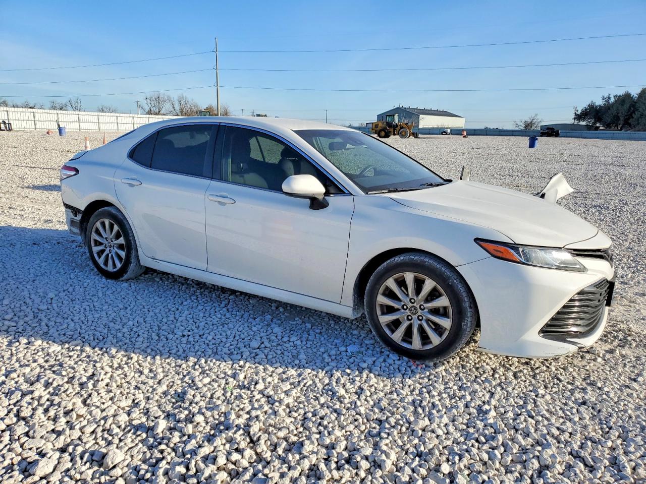 2018 TOYOTA CAMRY L photo 4