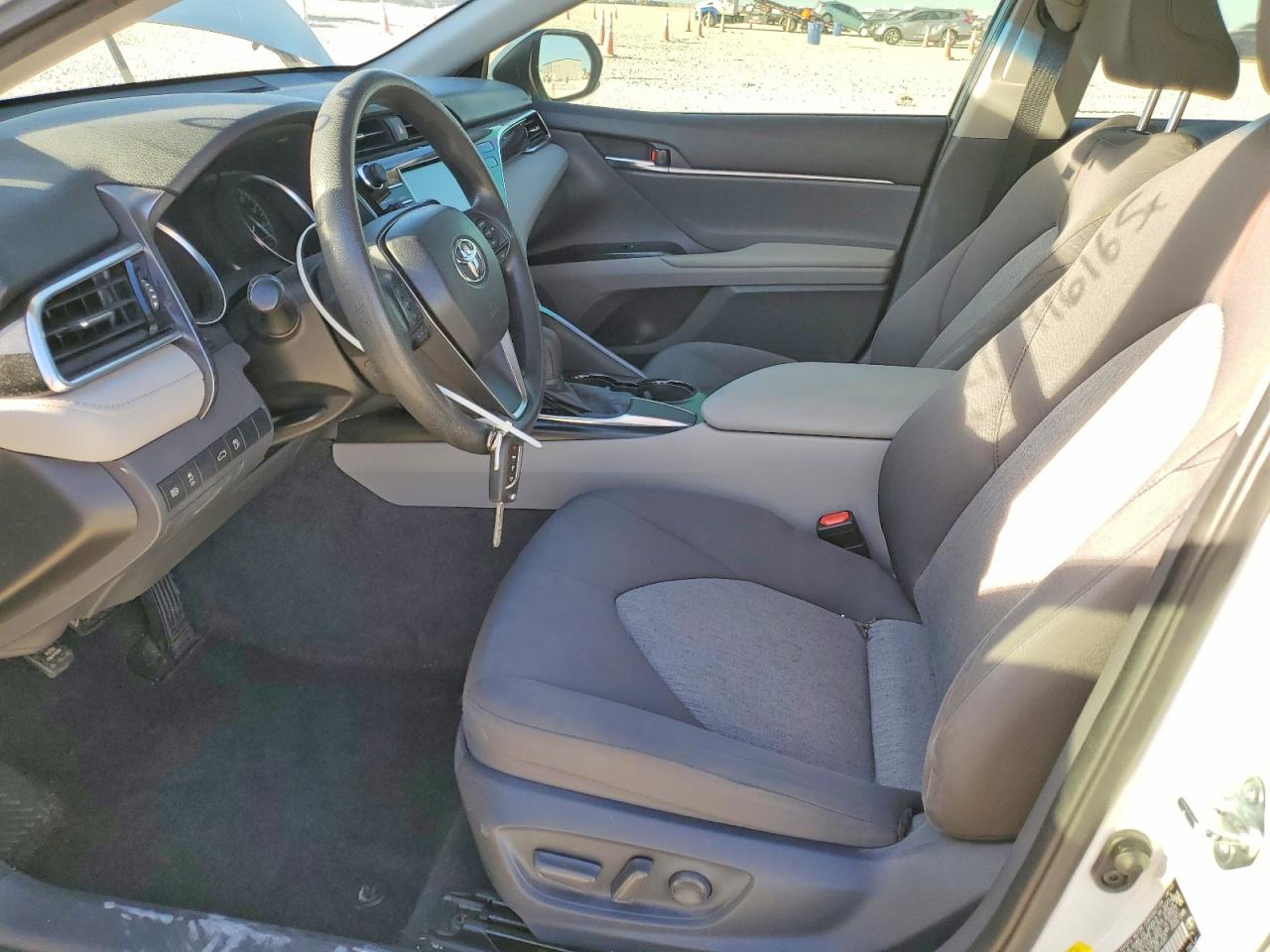 2018 TOYOTA CAMRY L photo 7