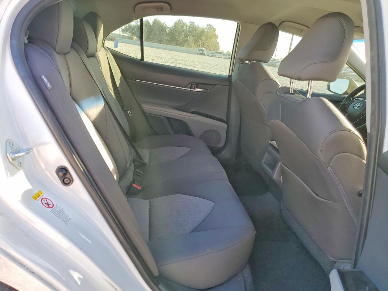 2018 TOYOTA CAMRY L photo 10