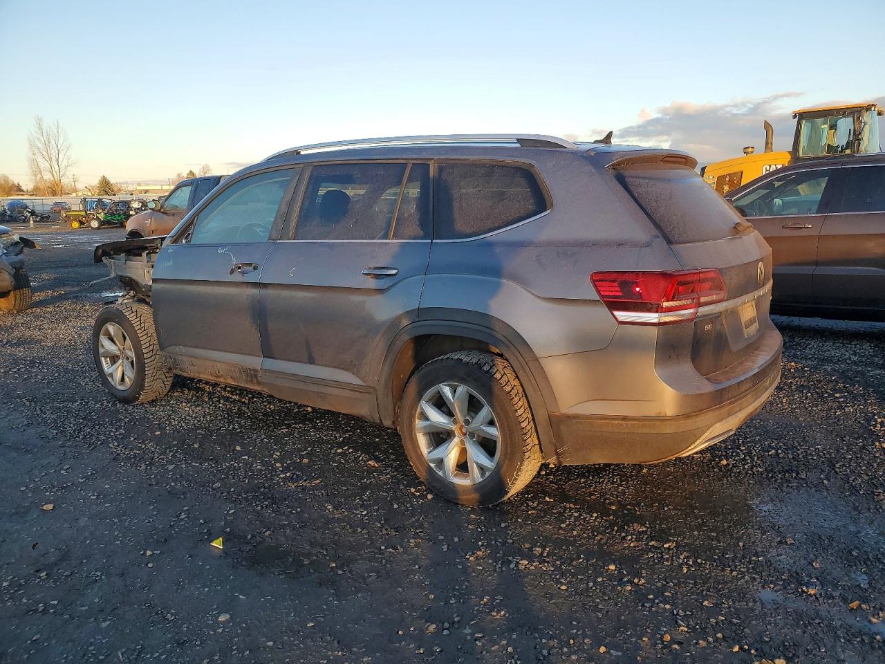 2018 VOLKSWAGEN ATLAS SE photo 2