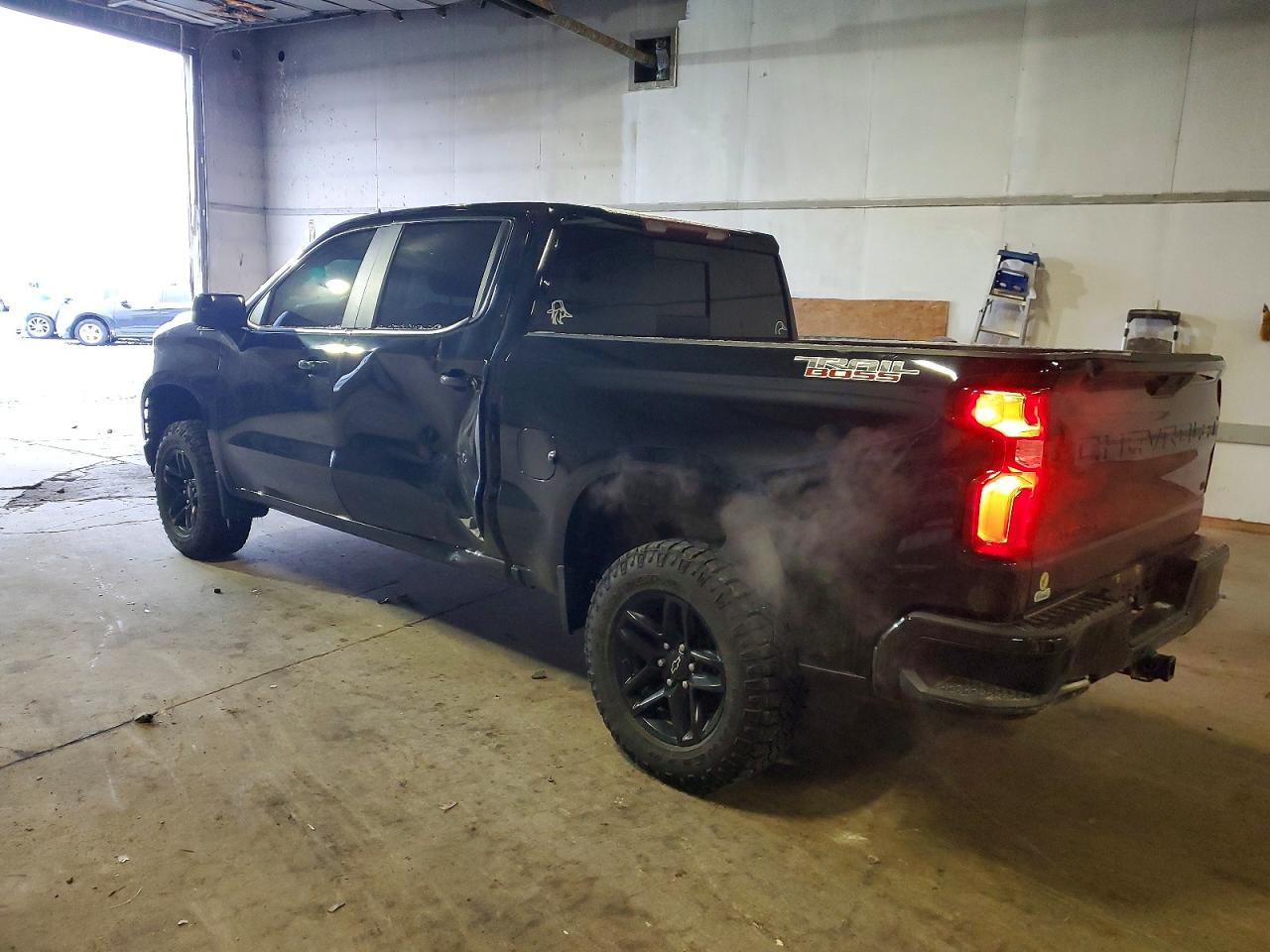 2021 CHEVROLET SILVERADO K1500 LT TRAIL BOSS photo 2