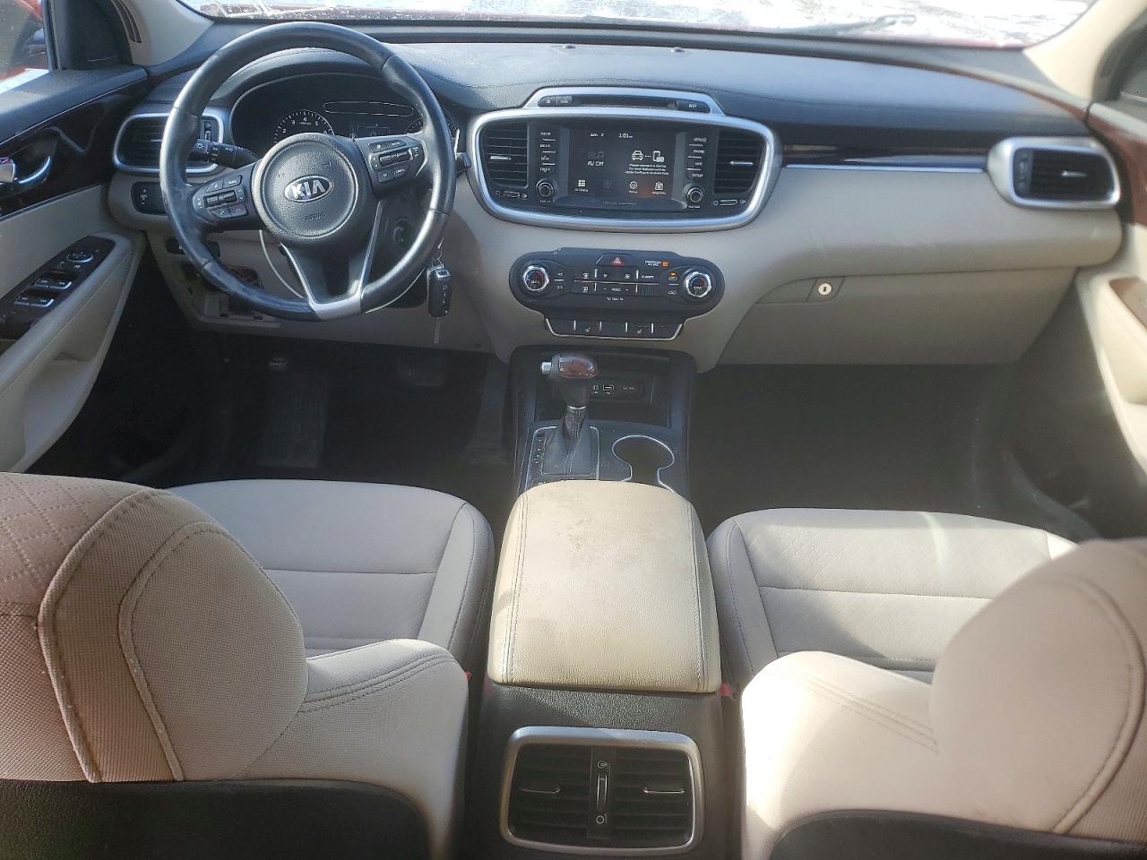 2017 KIA SORENTO LX photo 8