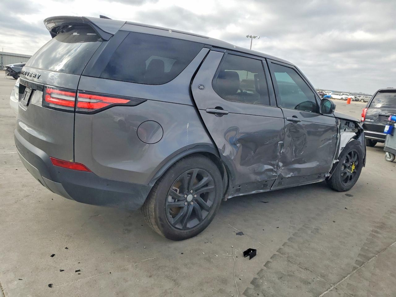 2019 LAND ROVER DISCOVERY HSE photo 3
