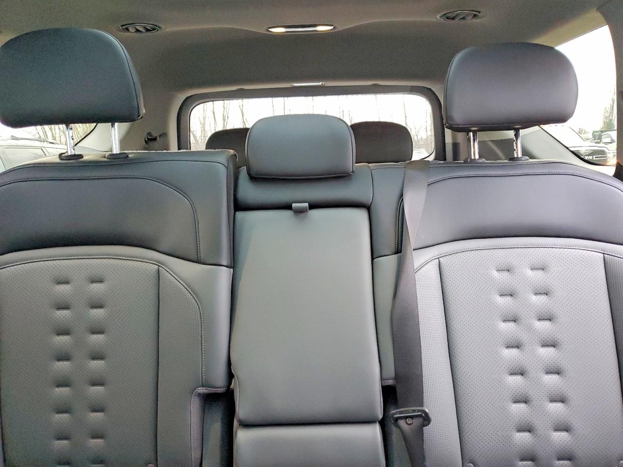 2026 KIA EV9 WIND photo 28