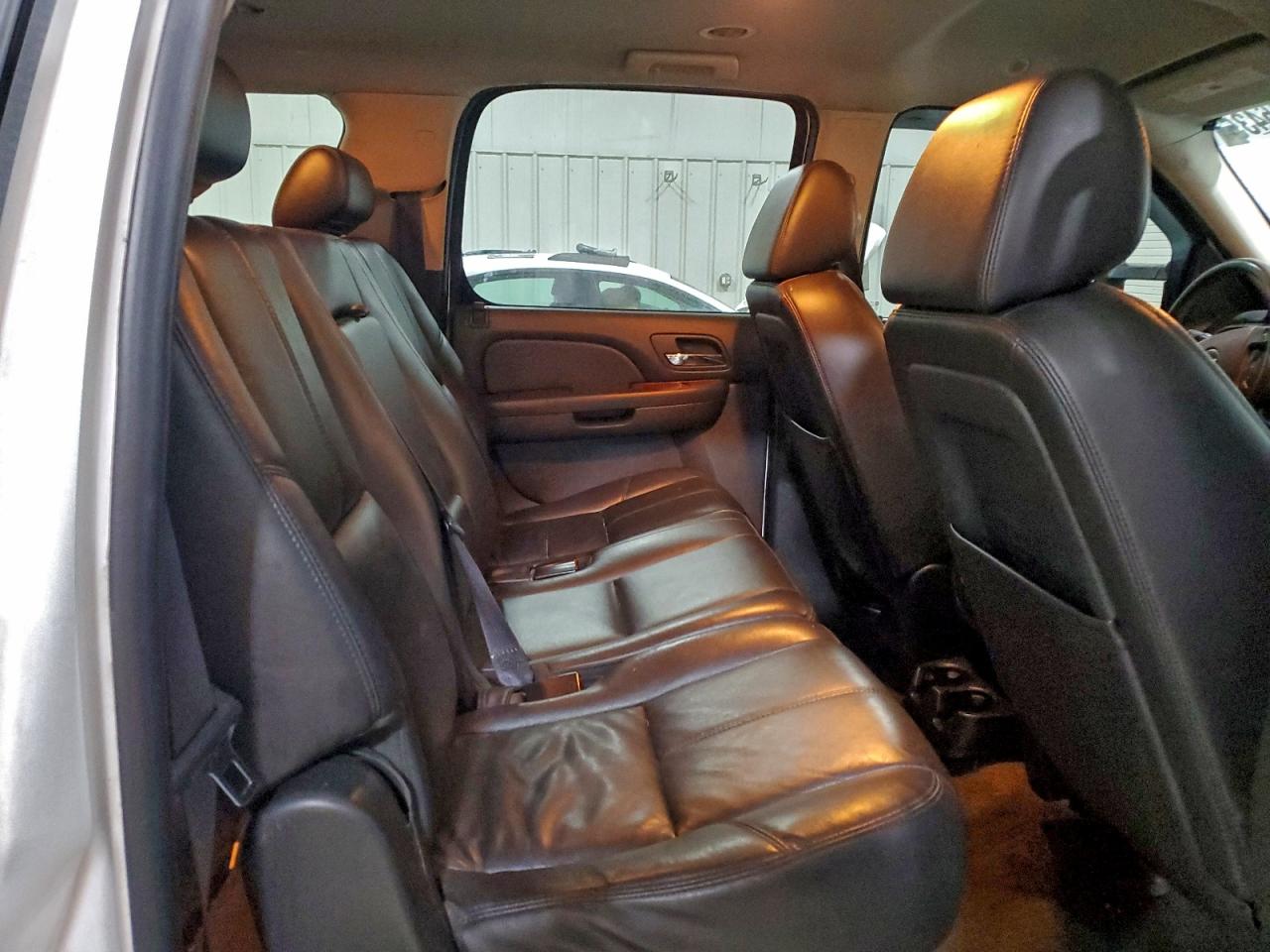 2009 CHEVROLET SUBURBAN K1500 LT photo 31