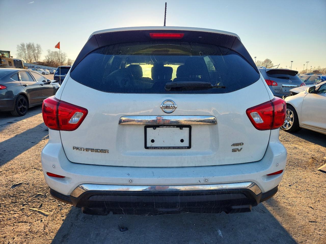 2017 NISSAN PATHFINDER photo 11