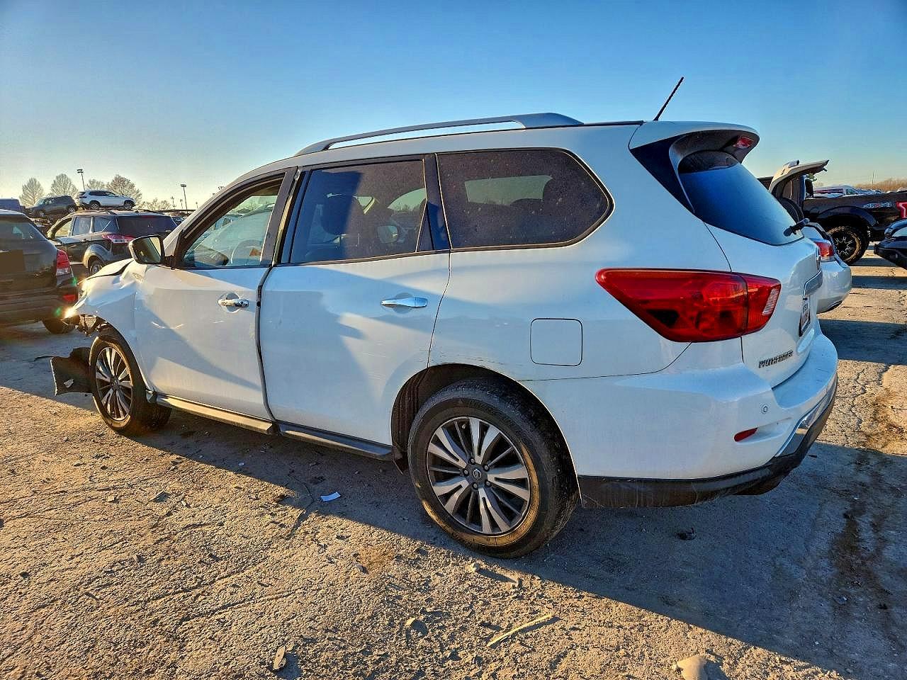 2017 NISSAN PATHFINDER photo 3