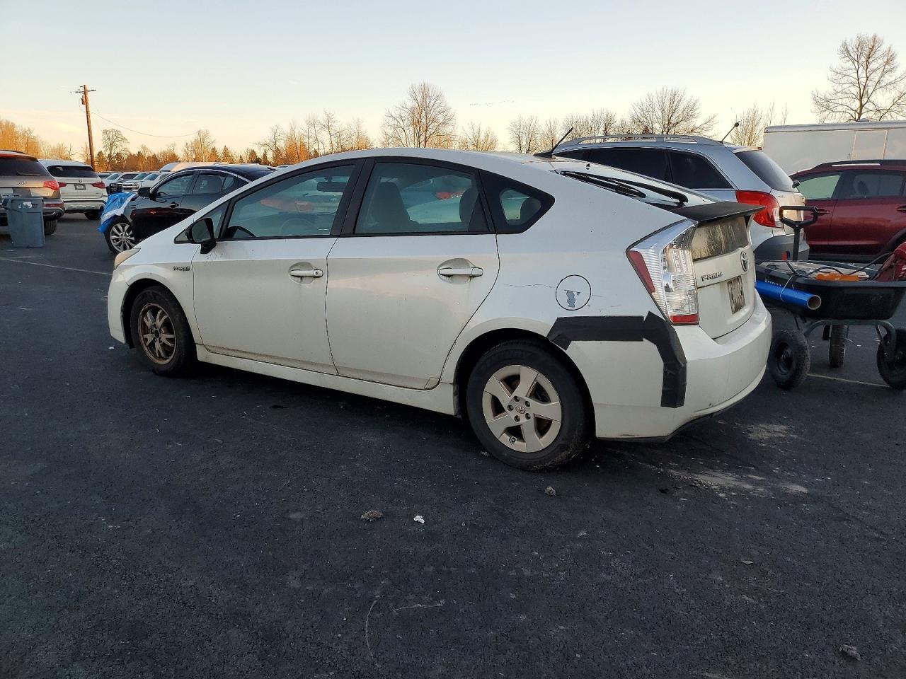 2010 TOYOTA PRIUS photo 2