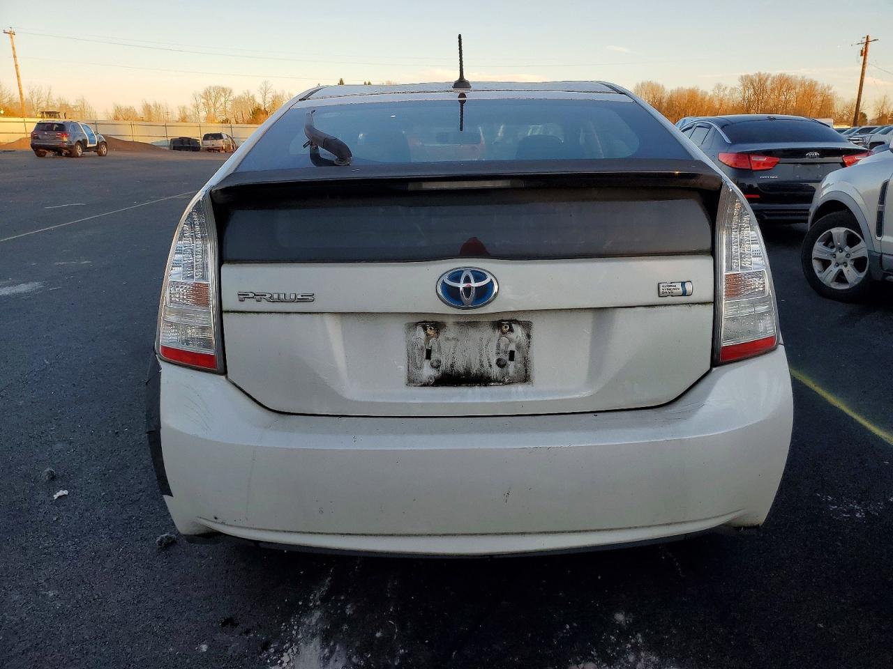 2010 TOYOTA PRIUS photo 6