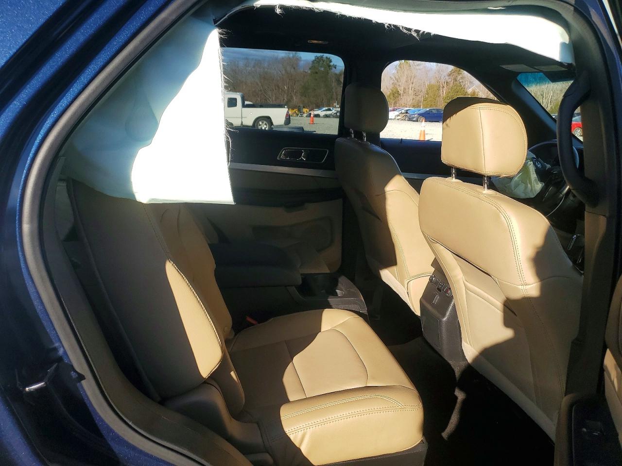 2016 FORD EXPLORER XLT photo 11