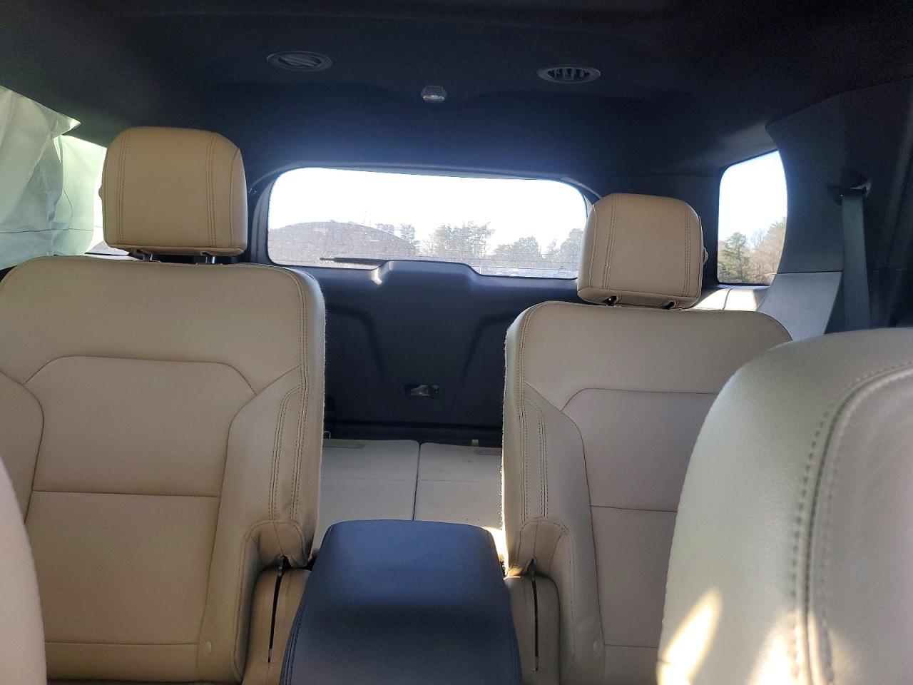2016 FORD EXPLORER XLT photo 10