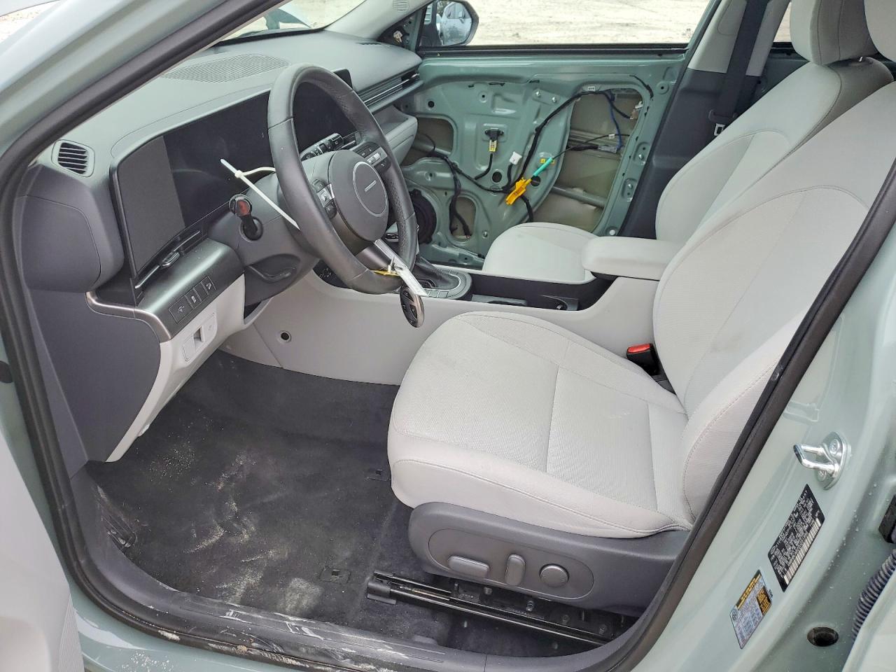 2025 HYUNDAI KONA SEL photo 13