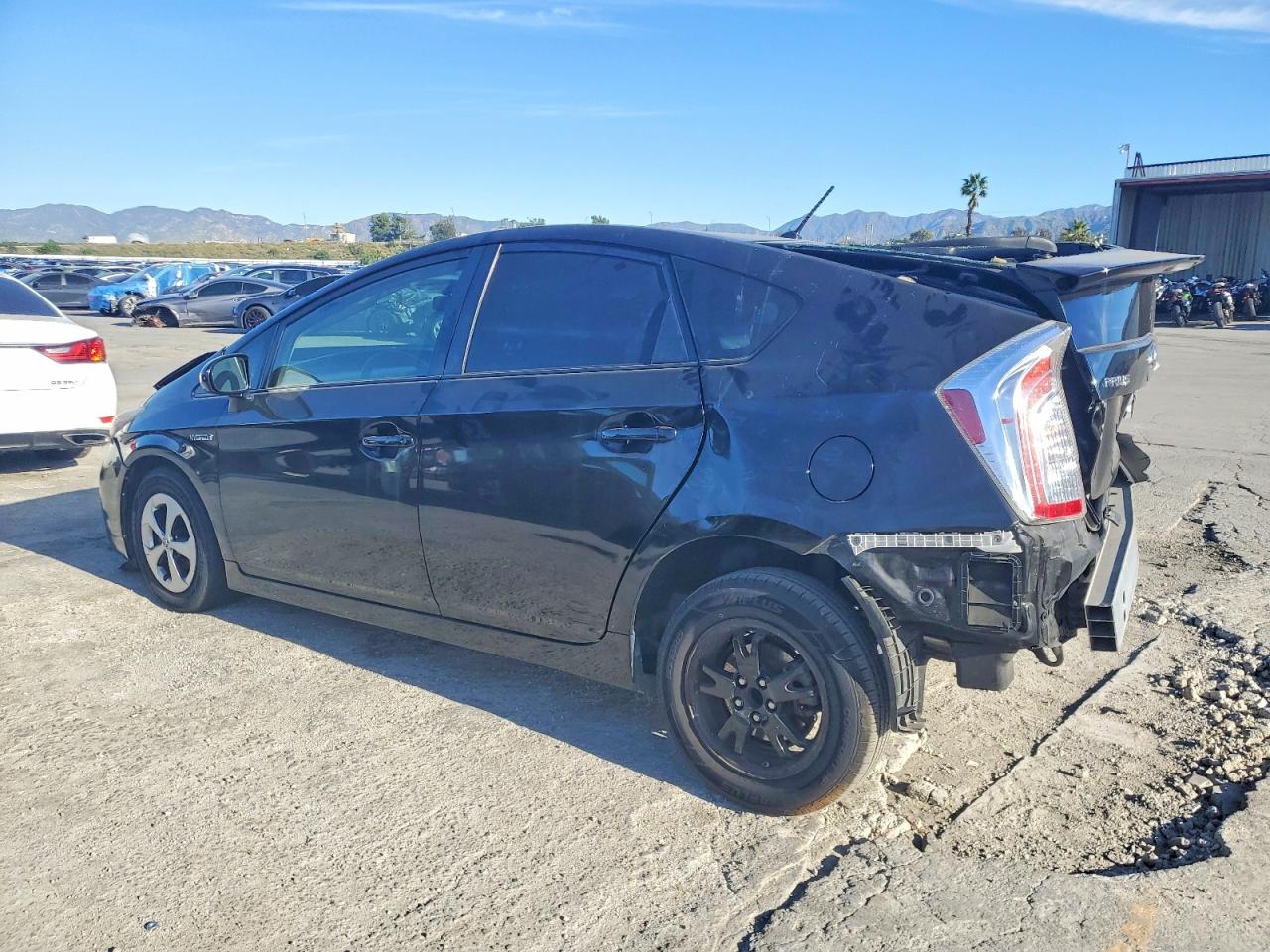 2015 TOYOTA PRIUS photo 2