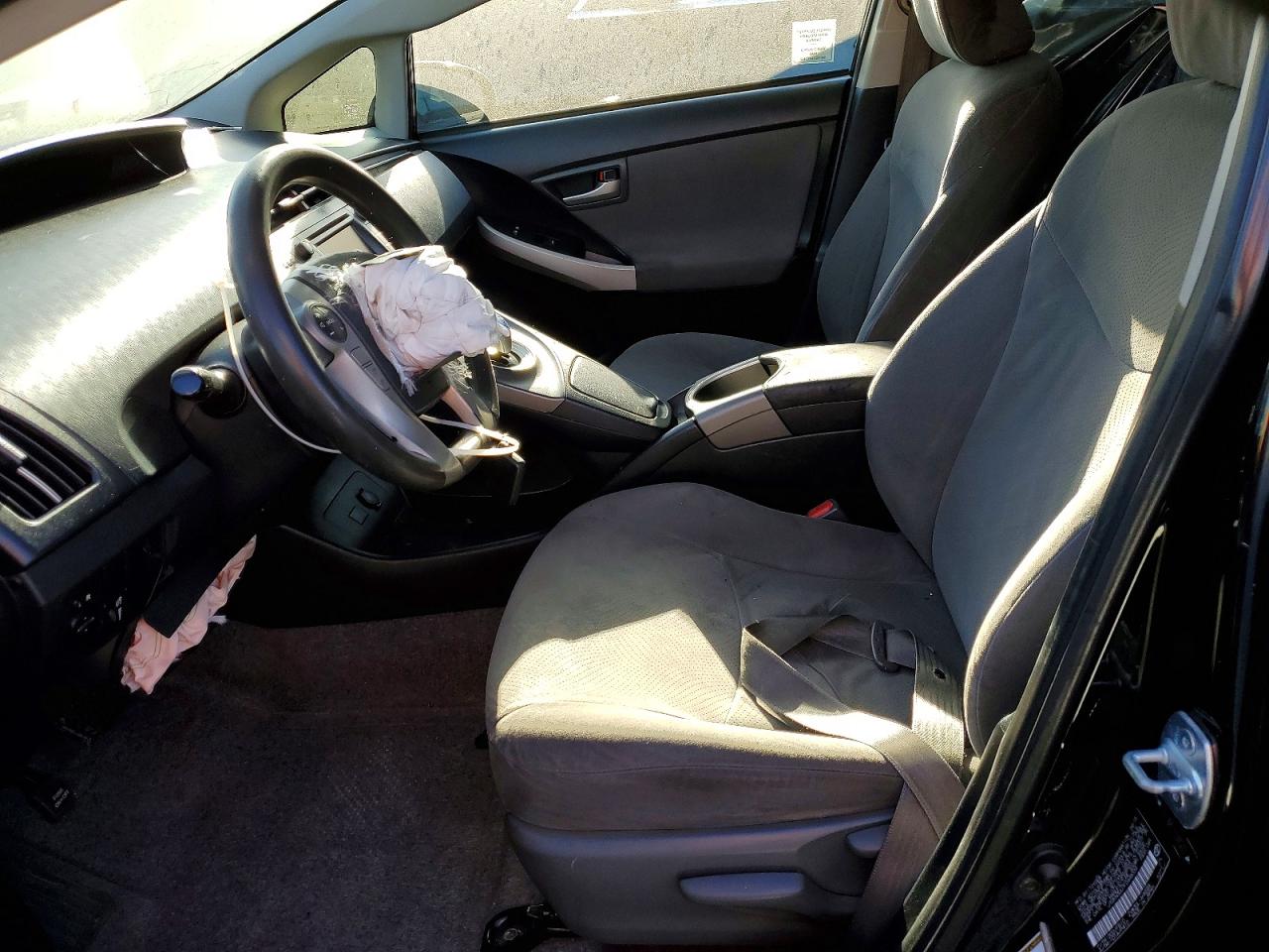 2015 TOYOTA PRIUS photo 7