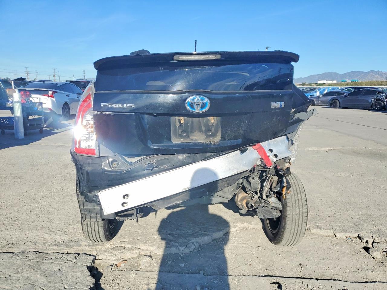 2015 TOYOTA PRIUS photo 6