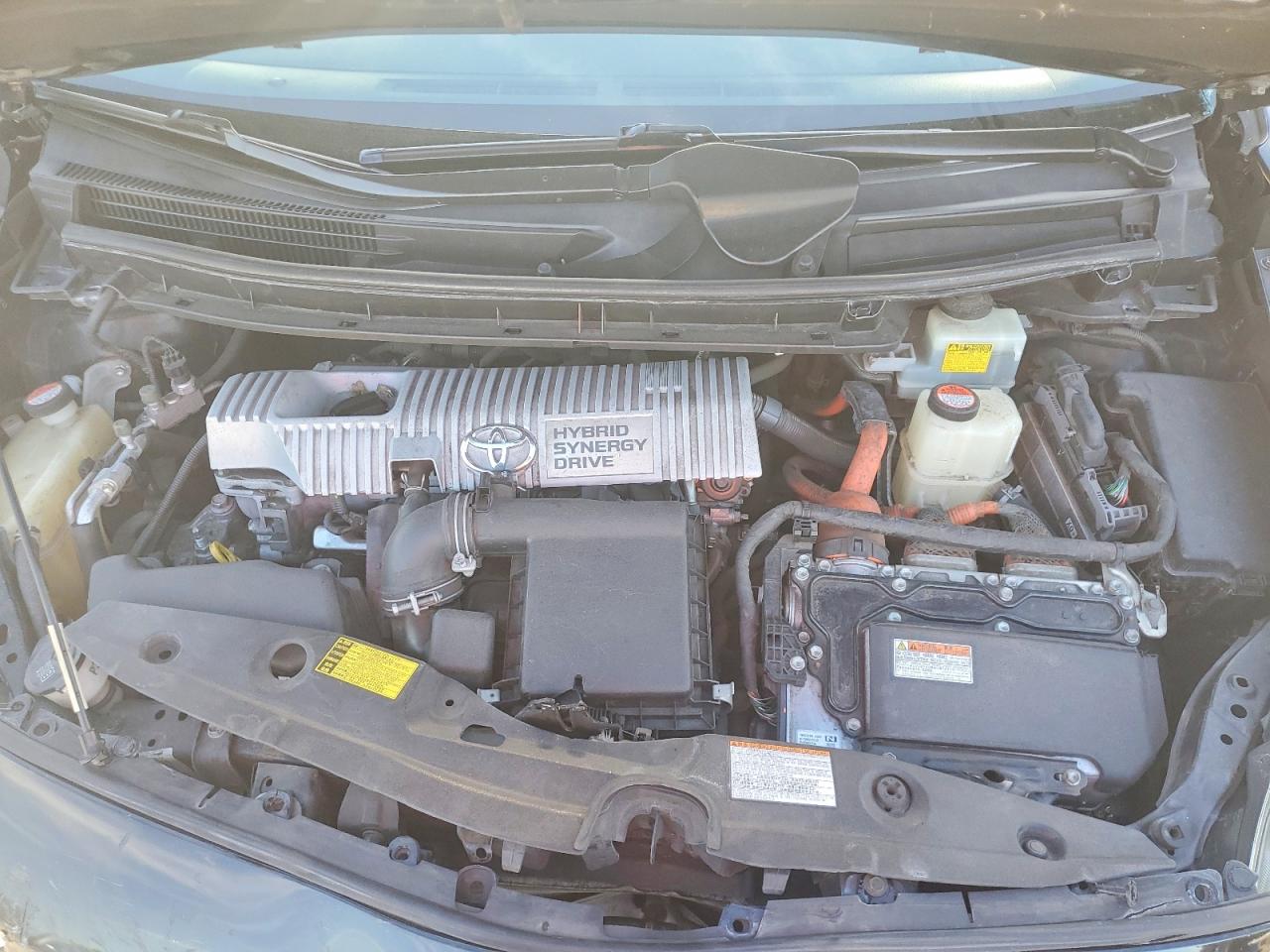 2015 TOYOTA PRIUS photo 12