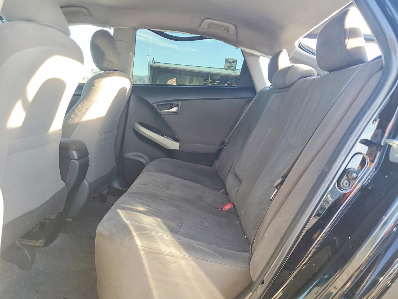 2015 TOYOTA PRIUS photo 11