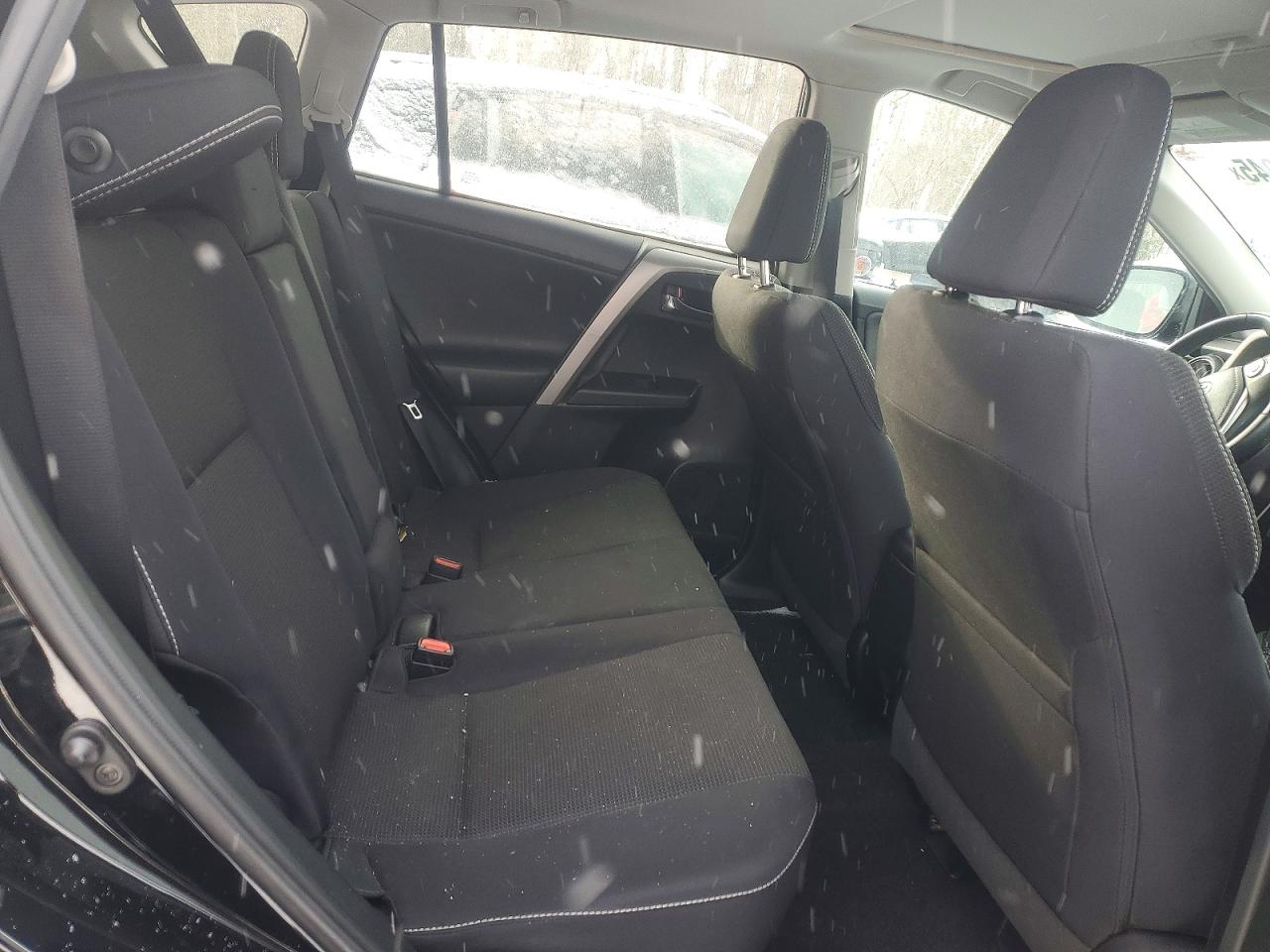 2016 TOYOTA RAV4 XLE photo 11