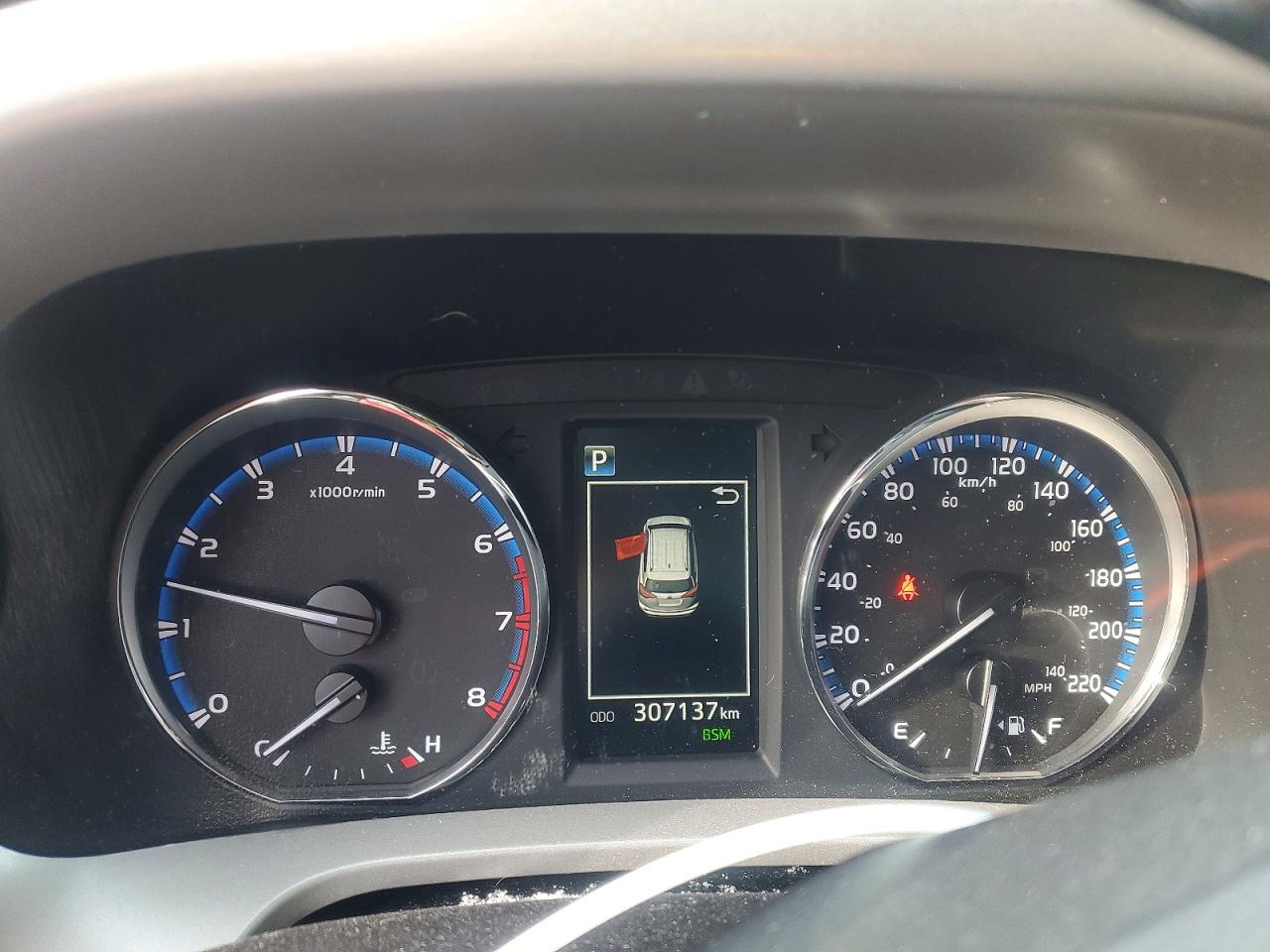 2016 TOYOTA RAV4 XLE photo 9