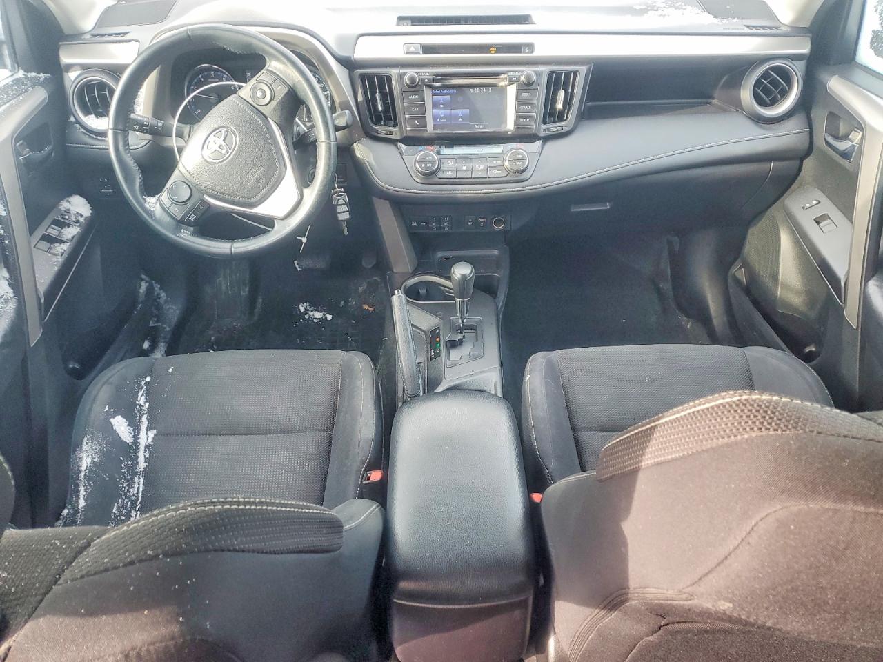 2016 TOYOTA RAV4 XLE photo 8