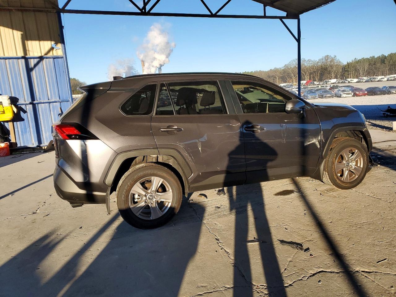 2025 TOYOTA RAV4 XLE photo 3