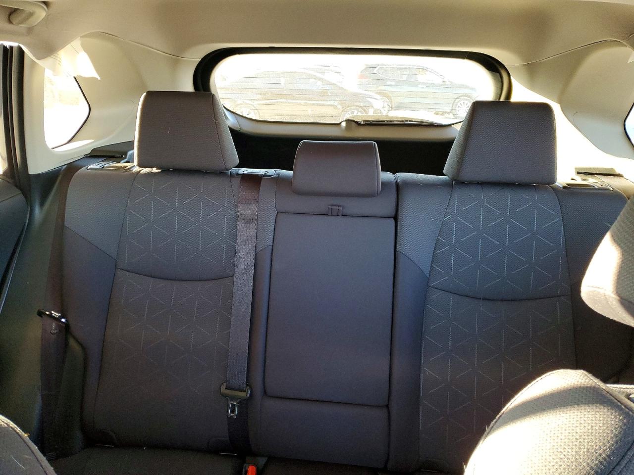 2025 TOYOTA RAV4 XLE photo 10