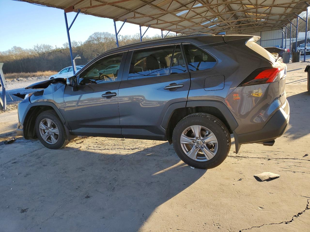 2025 TOYOTA RAV4 XLE photo 2