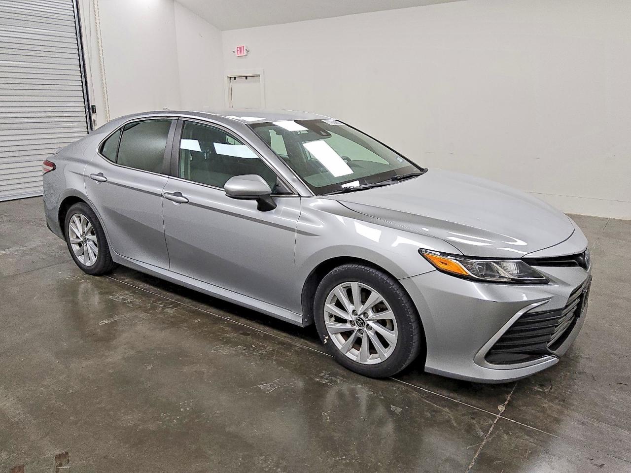 2021 TOYOTA CAMRY LE photo 4