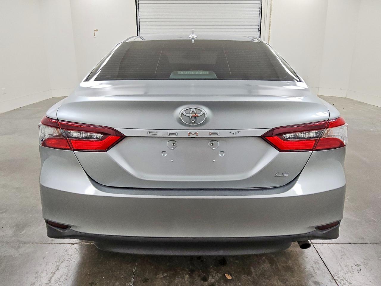 2021 TOYOTA CAMRY LE photo 6