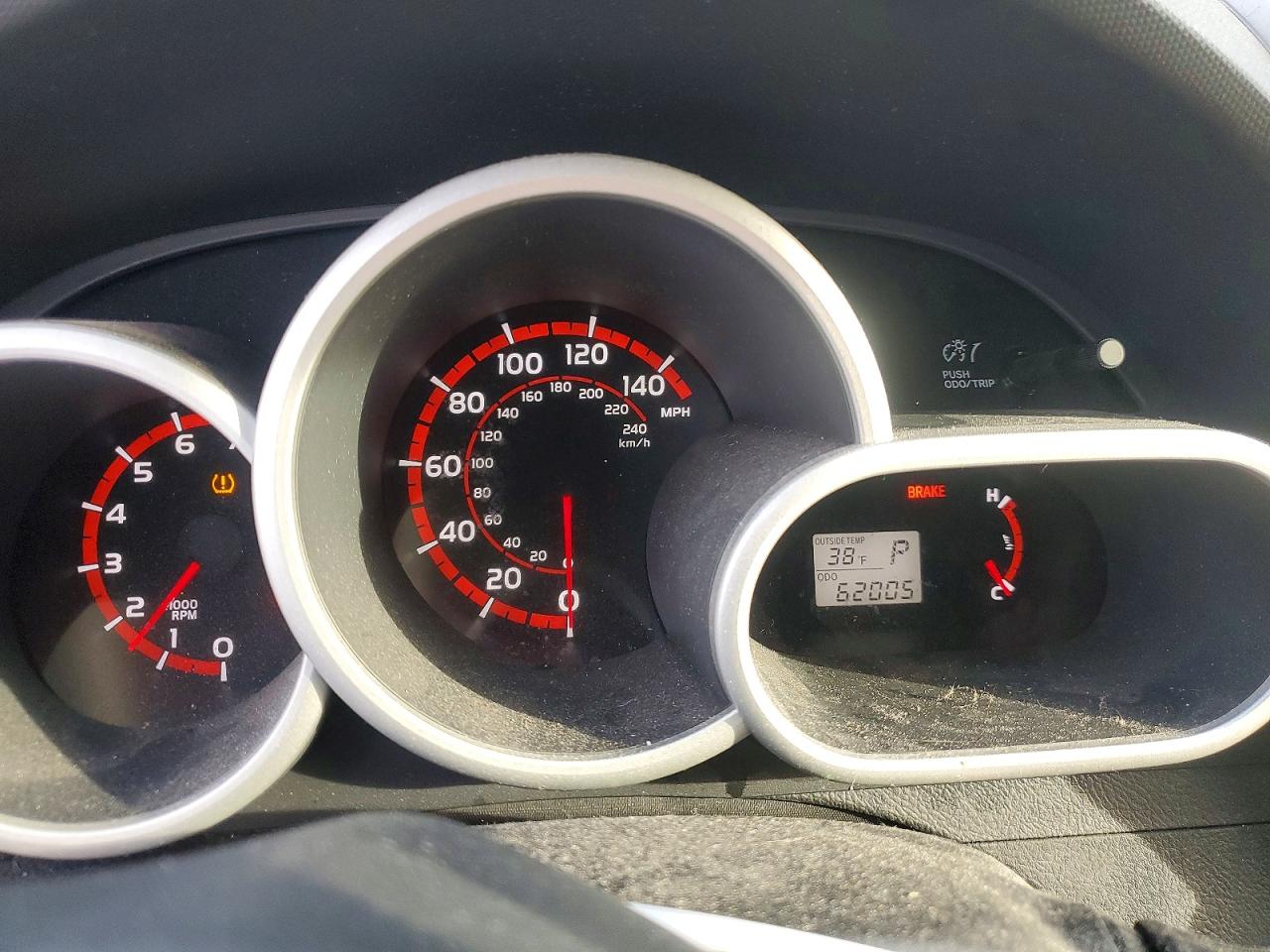 2010 TOYOTA COROLLA MATRIX S photo 17