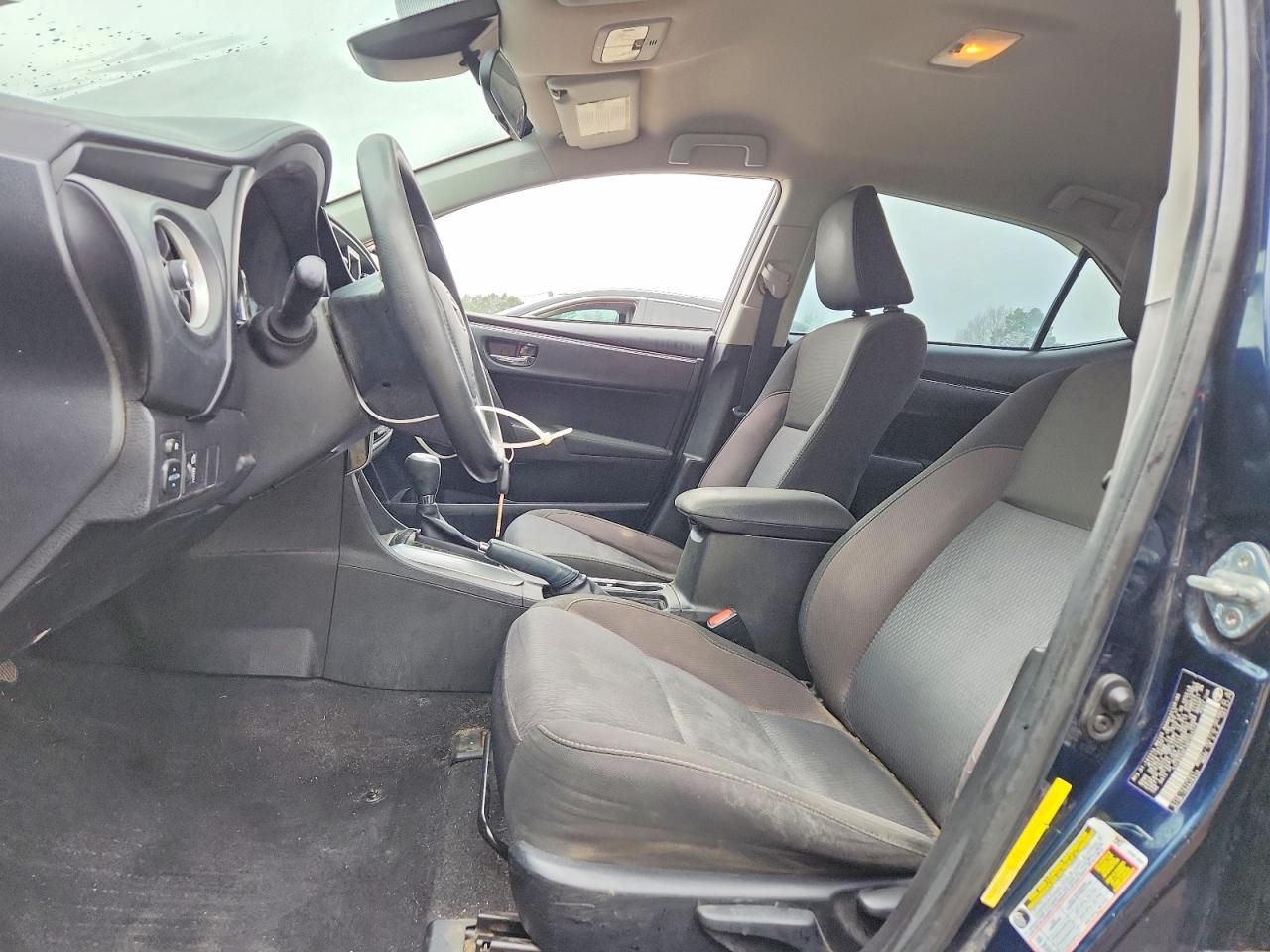 2017 TOYOTA COROLLA L photo 7