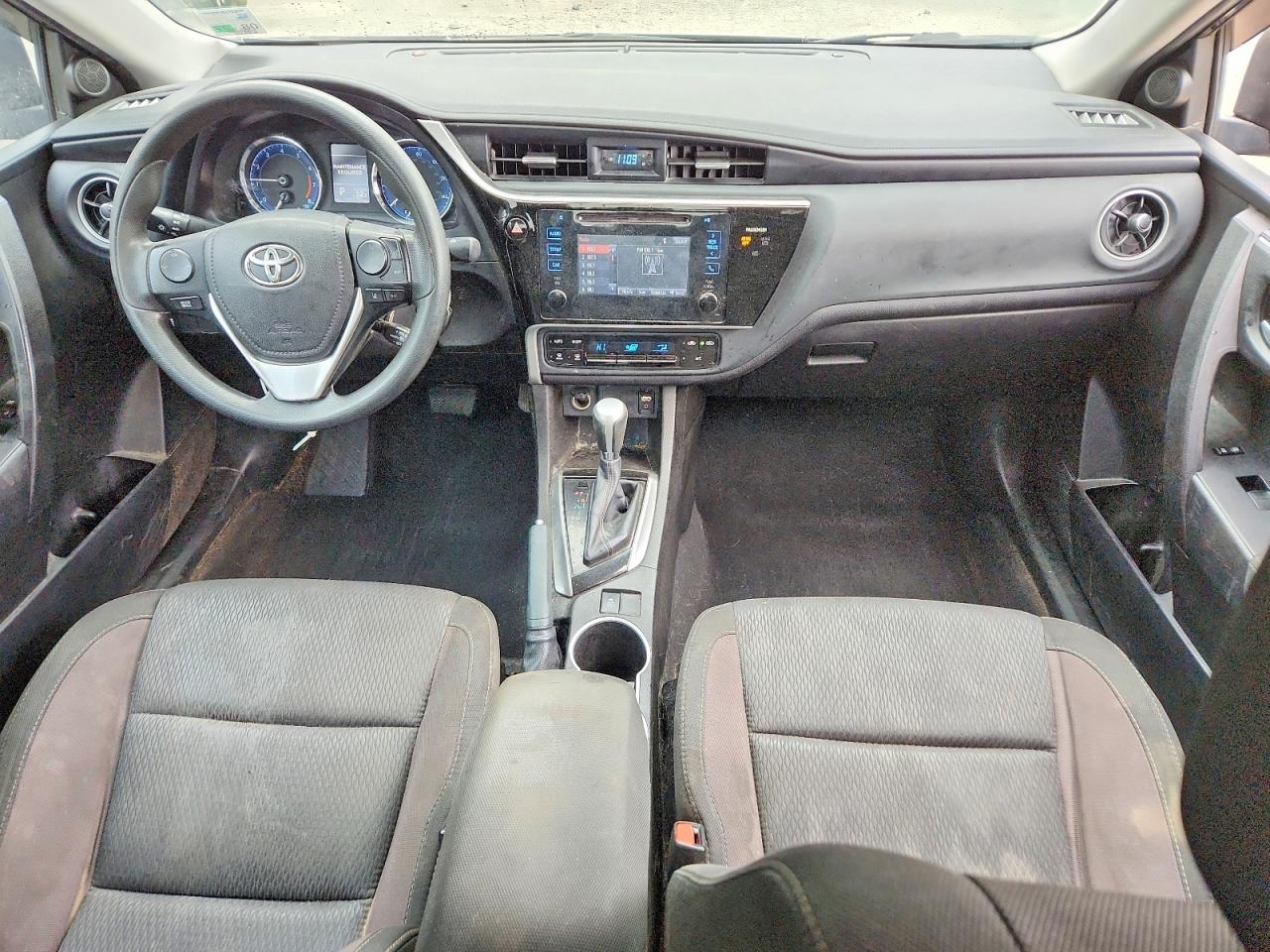 2017 TOYOTA COROLLA L photo 8